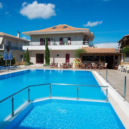 Christina Apartmanhotel