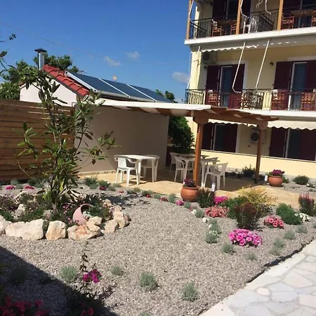 Apart Otel Christina