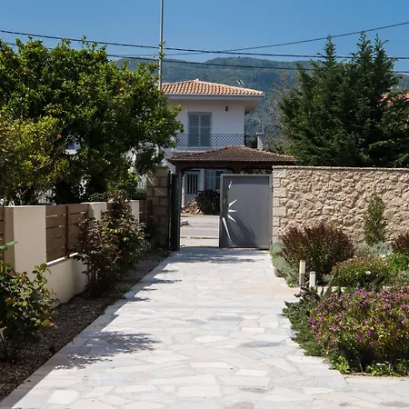 Christina Apart Otel Lygia (Lefkada)