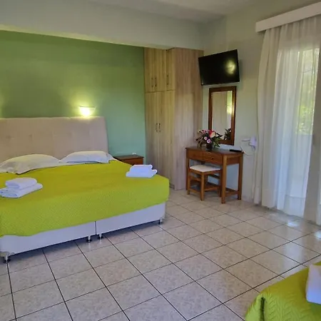 Apart Otel Christina 4*