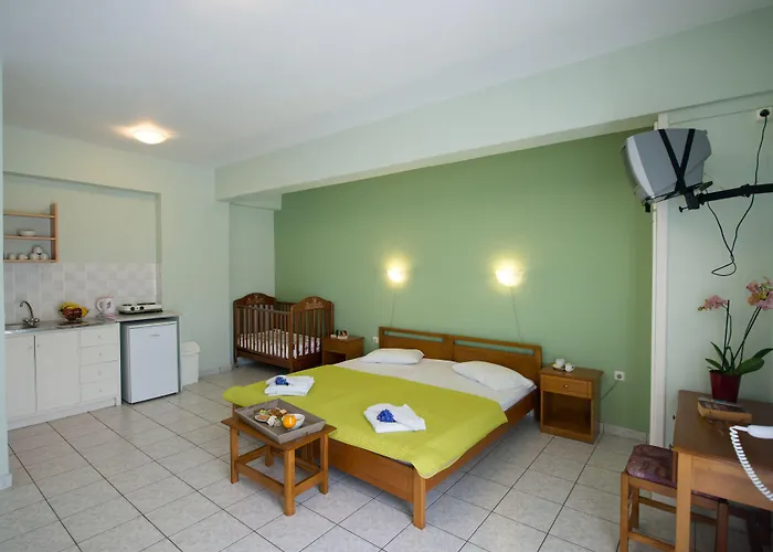 Christina Ξενοδοχείο με διαμερίσματα Λυγιά