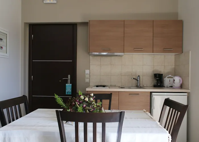 Ξενοδοχείο με διαμερίσματα Christina 4*