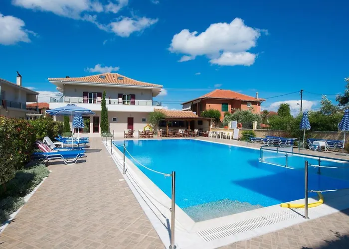 Ξενοδοχείο με διαμερίσματα Christina Λυγιά